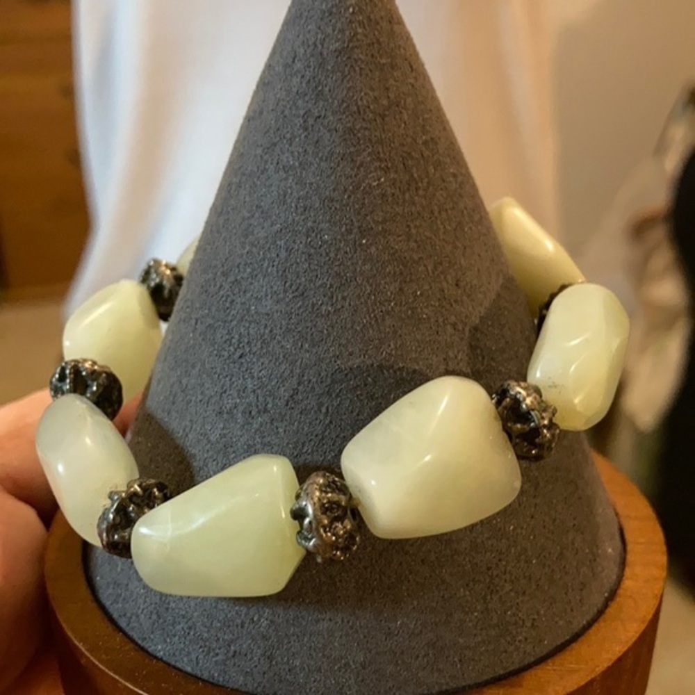 Pale Jadeite and silver tone bracelet
